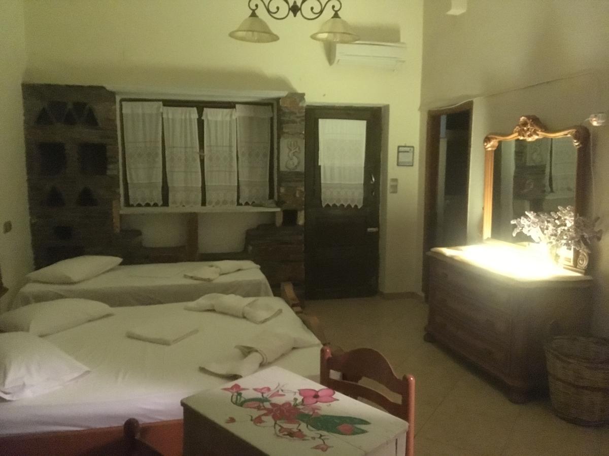 Afrodite Hotel Tínos Eksteriør bilde